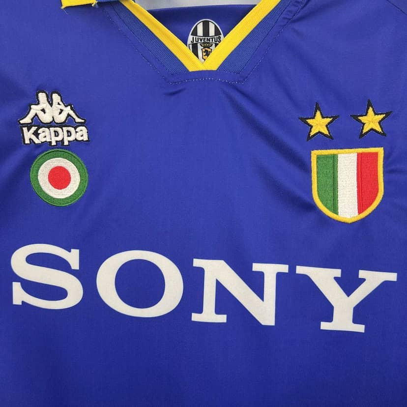 1995/1996 Retro Juventus Away Shirt--2